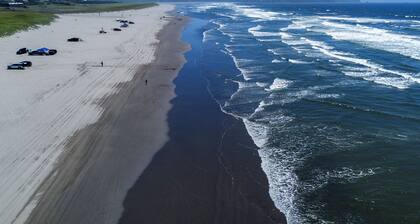 G691 4th floor 1 bedroom Loft No cleaning fees