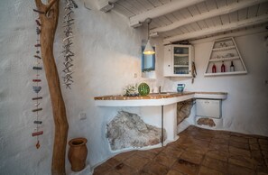 Traditional Villa, 2 Bedrooms, Private Pool | Private kitchen