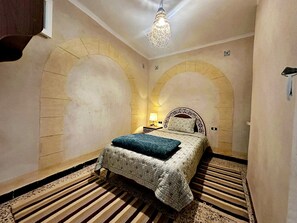 單人房, 共用浴室 | 免費無線上網、床單