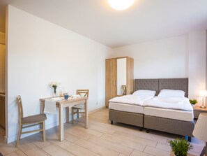 Aquamarina Apartament C-05 | リビングルーム | 薄型テレビ