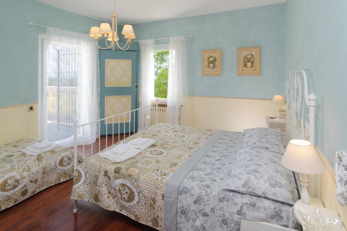 Double Room, Multiple Beds | Premium bedding, desk, iron/ironing board, free cribs/infant beds