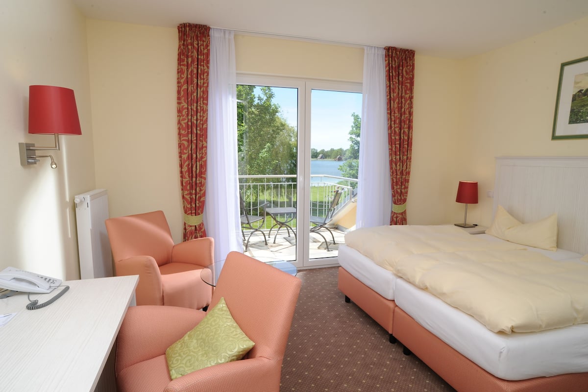 1 bedroom, in-room safe, desk, soundproofing