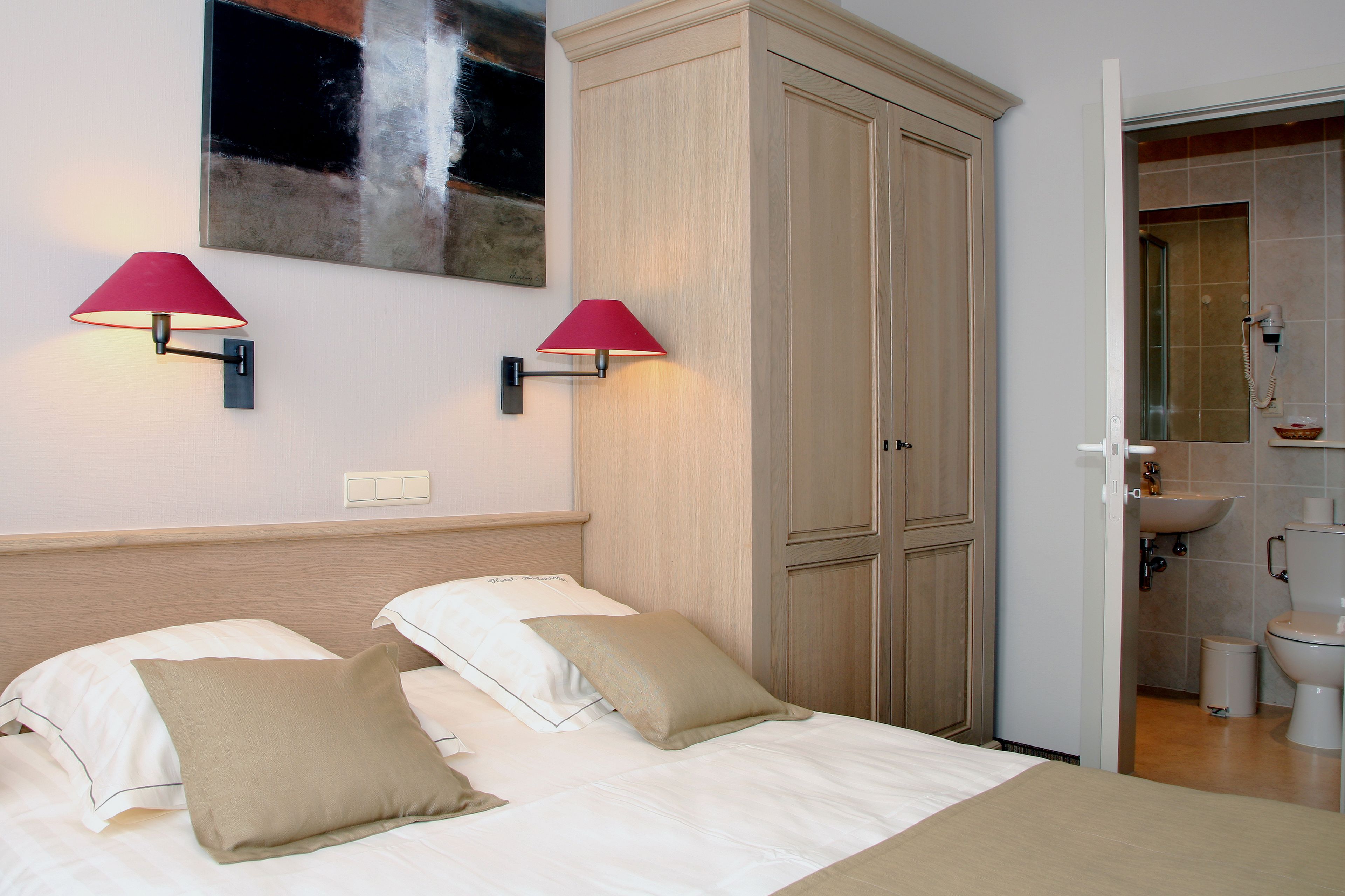 1 bedroom, premium bedding, in-room safe, desk