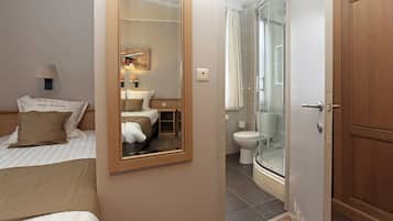 Luxe beddengoed, een kluis op de kamer, een bureau, babybedden (toeslag)