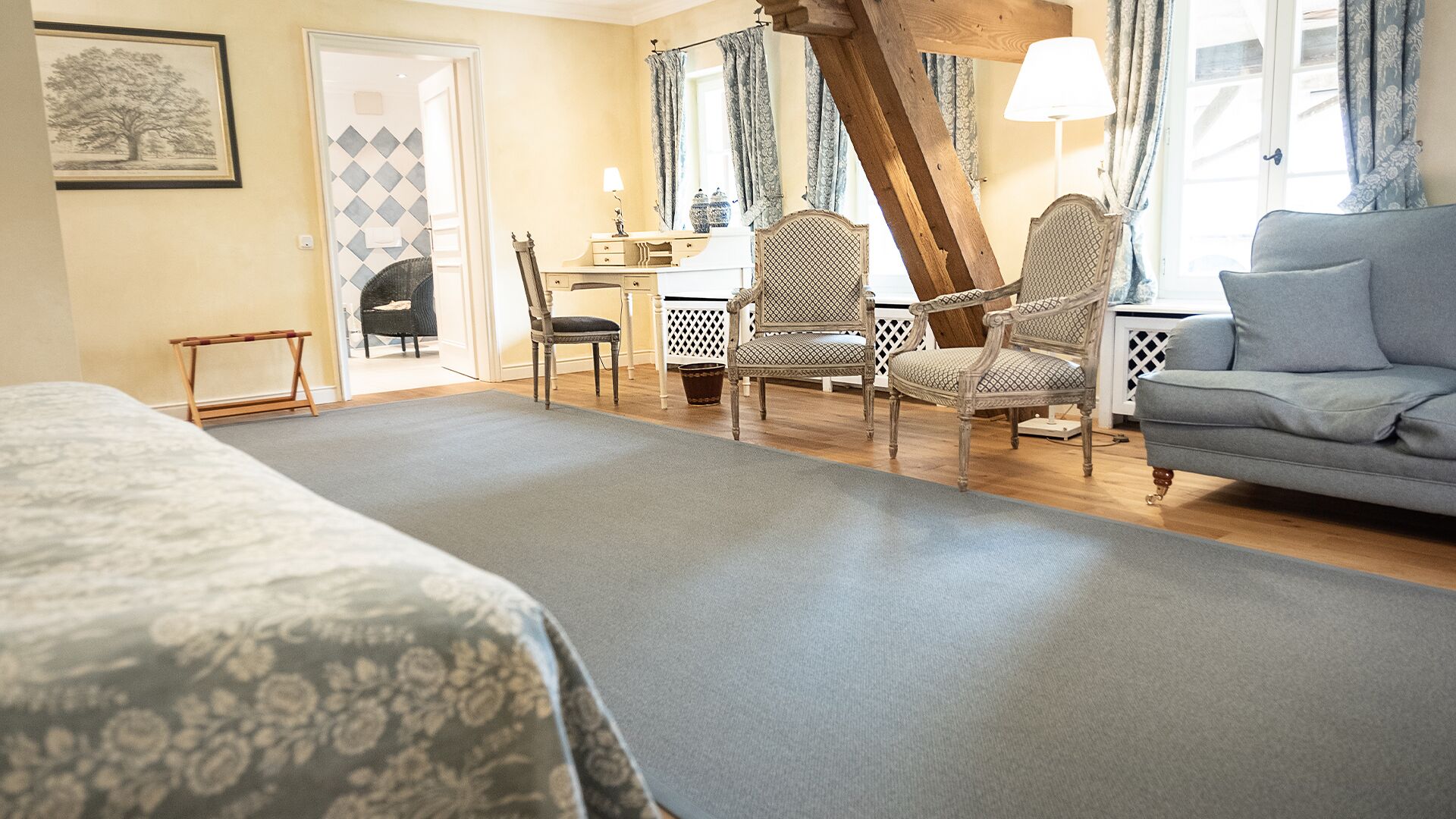 Junior Double Room | In-room safe, desk, rollaway beds, free WiFi