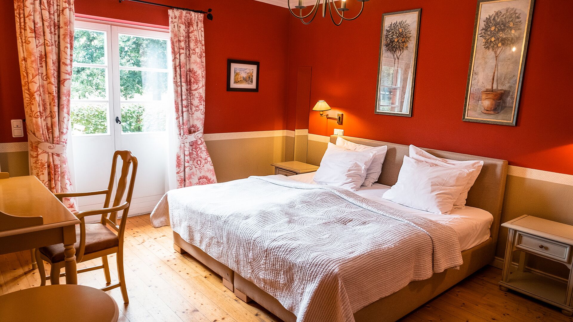 Comfort Double Room, Non Smoking | In-room safe, desk, rollaway beds, free WiFi