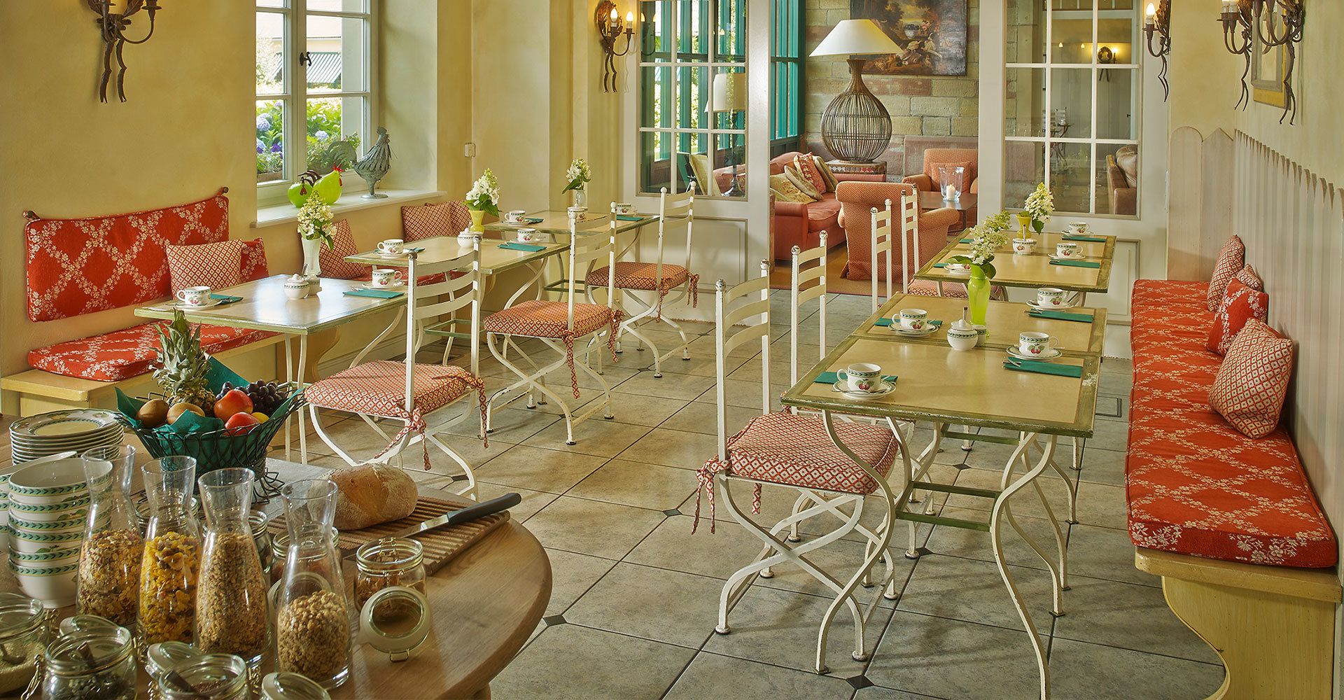 매일 유럽식 아침 식사(1인당 EUR 14.5)