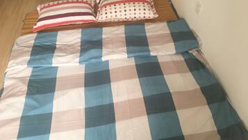 Schreibtisch, Verdunkelungsvorhänge, kostenloses WLAN