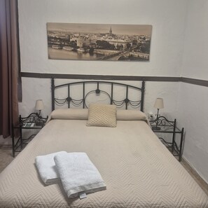 Chambre Triple, salle de bains privée