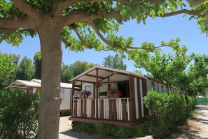 Family Cabin, 2 Bedrooms, Ensuite | Terrace/patio - Camping Azul (Oliva)