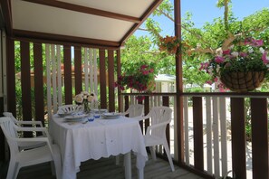 Cabane Familiale, 2 chambres, salle de bains attenante | Terrasse/Patio