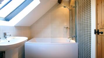 Double Room (Peake) | Bathroom | Free toiletries, hair dryer, bathrobes, slippers