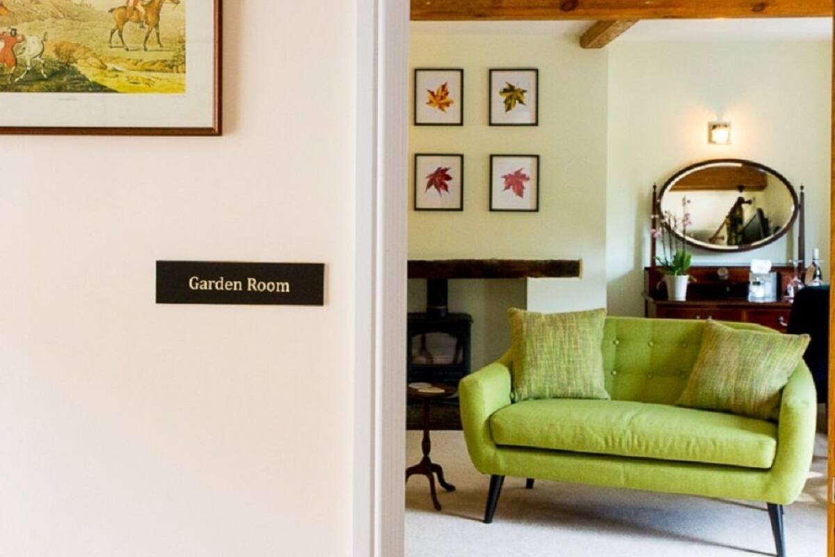 Tweepersoonskamer (Garden) | Luxe beddengoed, pillowtop-bedden, een bureau, verduisterende gordijnen