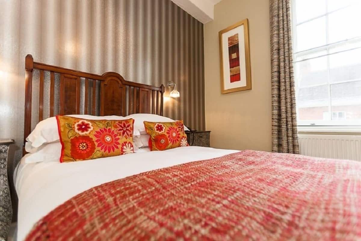 Double Room (Victoria) | Premium bedding, pillowtop beds, individually decorated