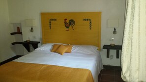 Premium bedding, in-room safe, cots/infant beds, free WiFi