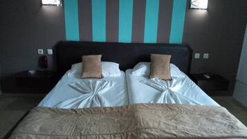 Triple Room | Free cribs/infant beds, bed sheets