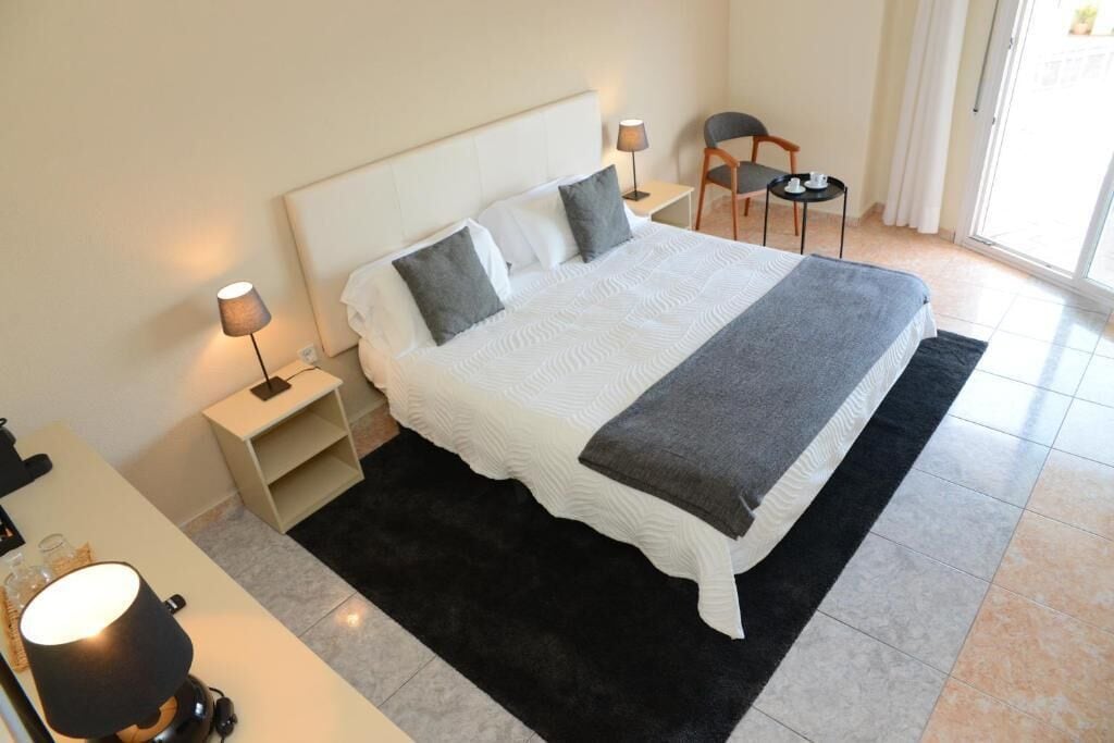 superior double room, sea view | 1 bedroom, minibar, in-room safe, desk