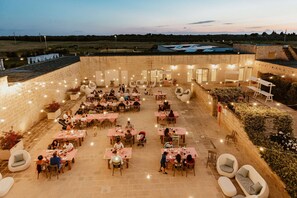 2 restaurants, breakfast, lunch, dinner served; local cuisine