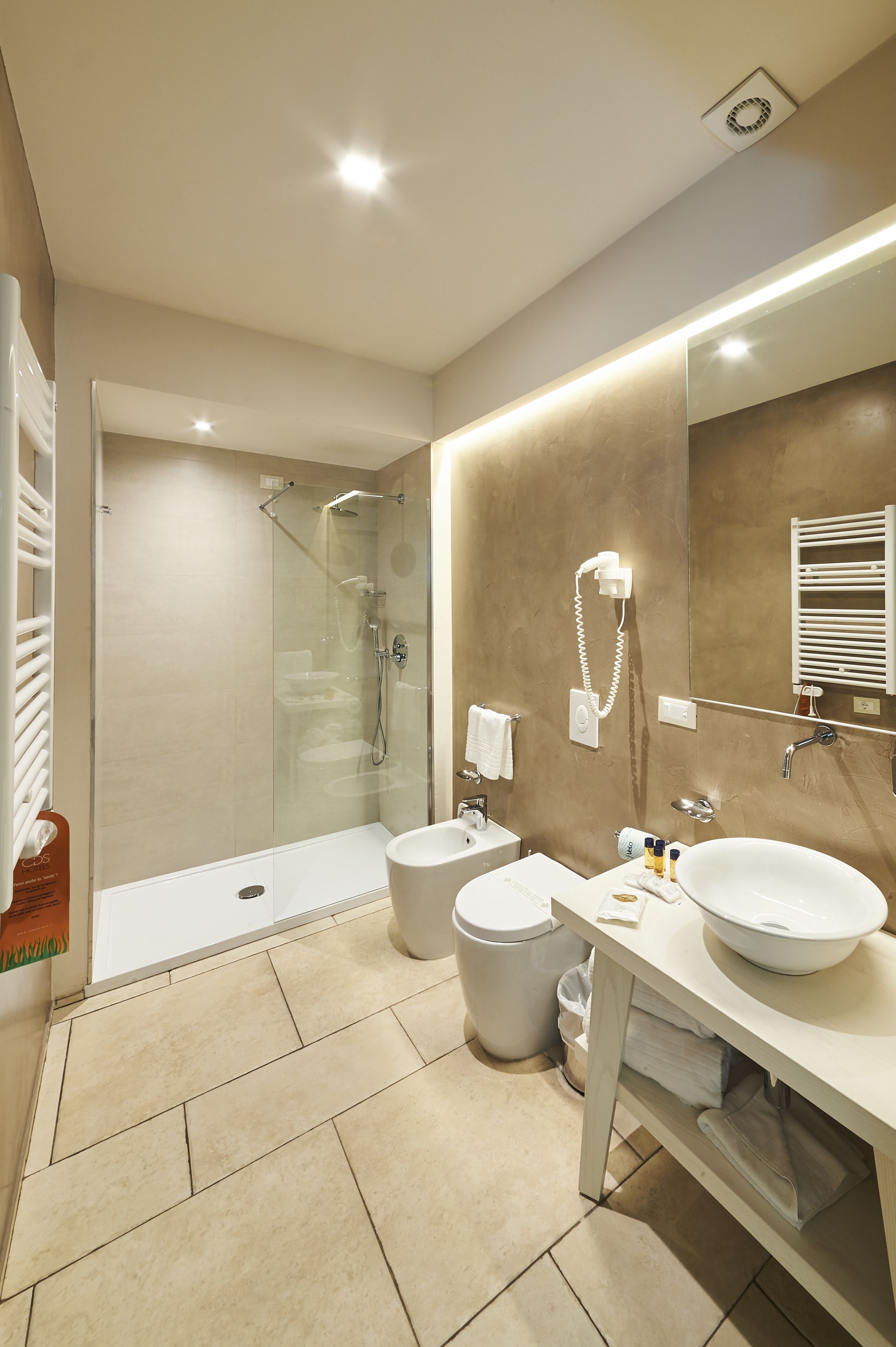 shower, rainfall showerhead, free toiletries, hair dryer