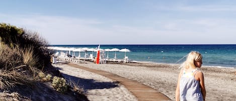 Private beach nearby, free beach shuttle, sun-loungers, beach umbrellas