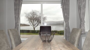 Deluxe Chalet, 3 Bedrooms, Sea View (Non Pet) | Hypo-allergenic bedding