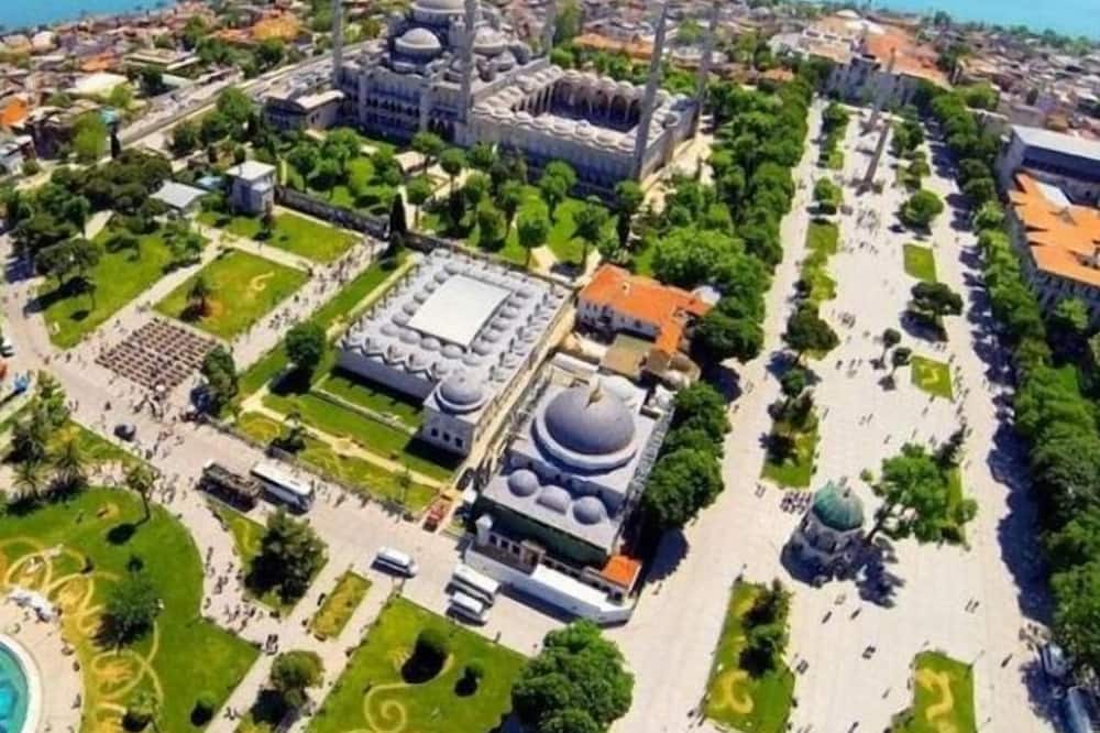 Queens Land Istanbul
