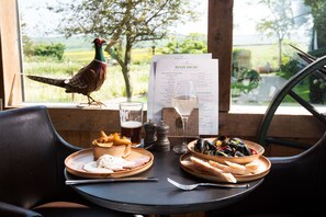 Breakfast, lunch, dinner served; British cuisine, garden views - The Stables Whitby (Whitby)