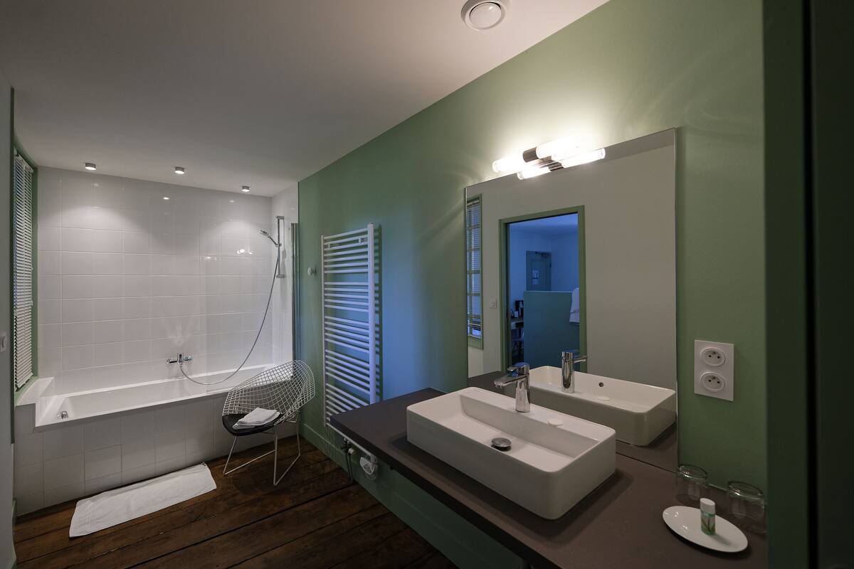 double room, 1 bedroom | room amenity