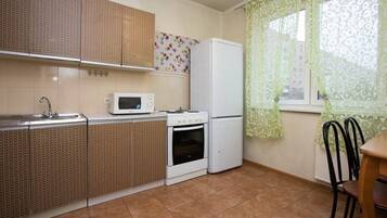 Apartment | Eigene Küche | Kühlschrank, Mikrowelle, Herdplatte, Wasserkocher mit Kaffee-/Teezubehör