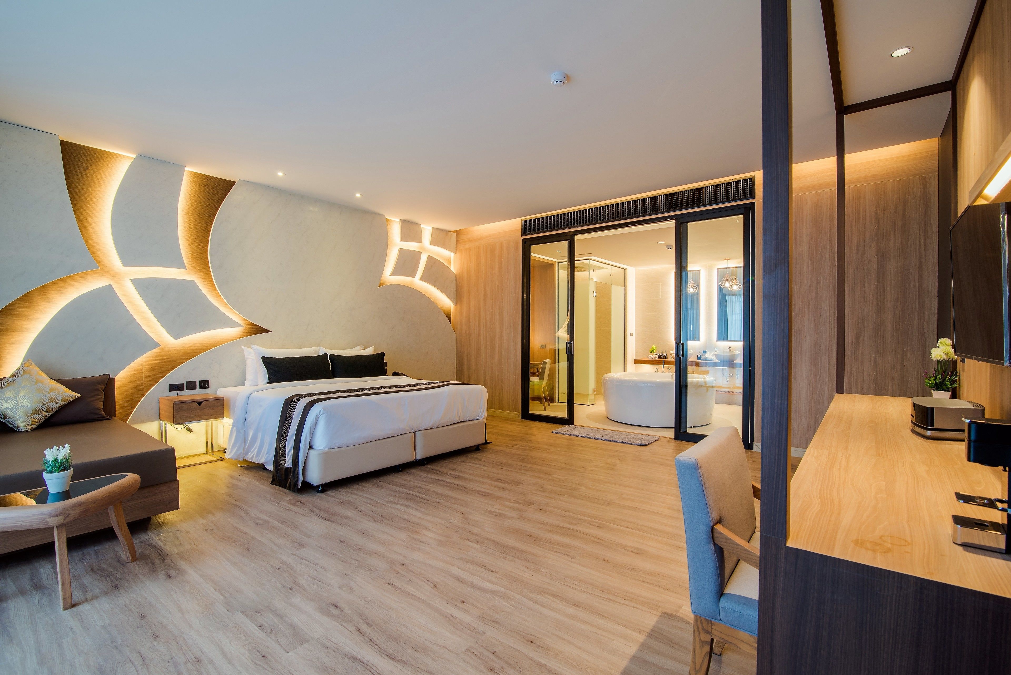 premium bedding, minibar, in-room safe, desk