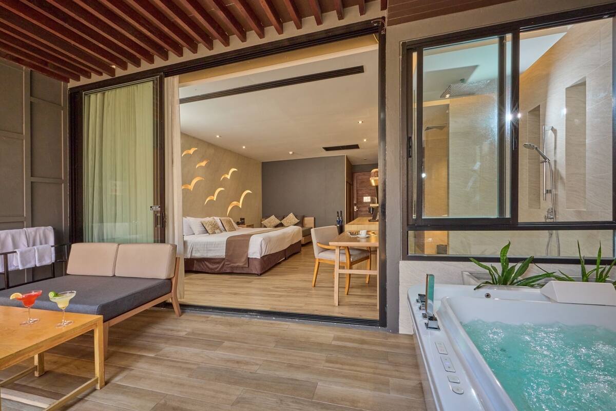 Jacuzzi Suite | Whirlwanne