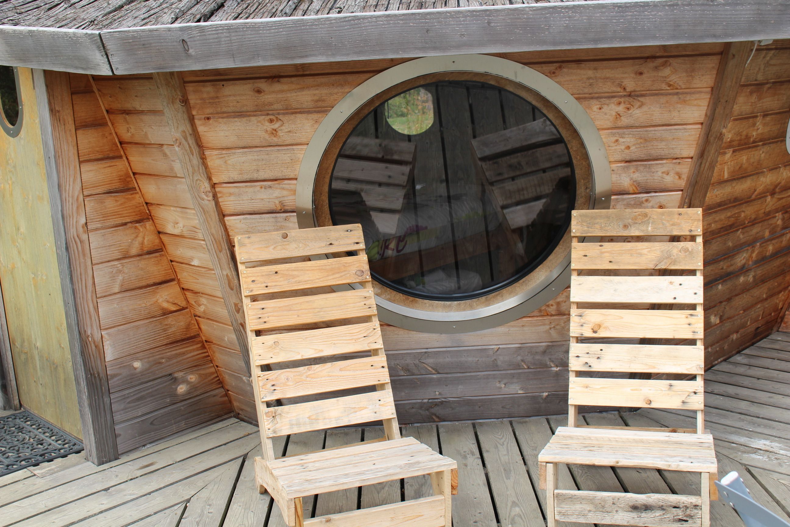 Huisje (Flottante) | Luxe beddengoed, individueel gedecoreerd, individueel gemeubileerd