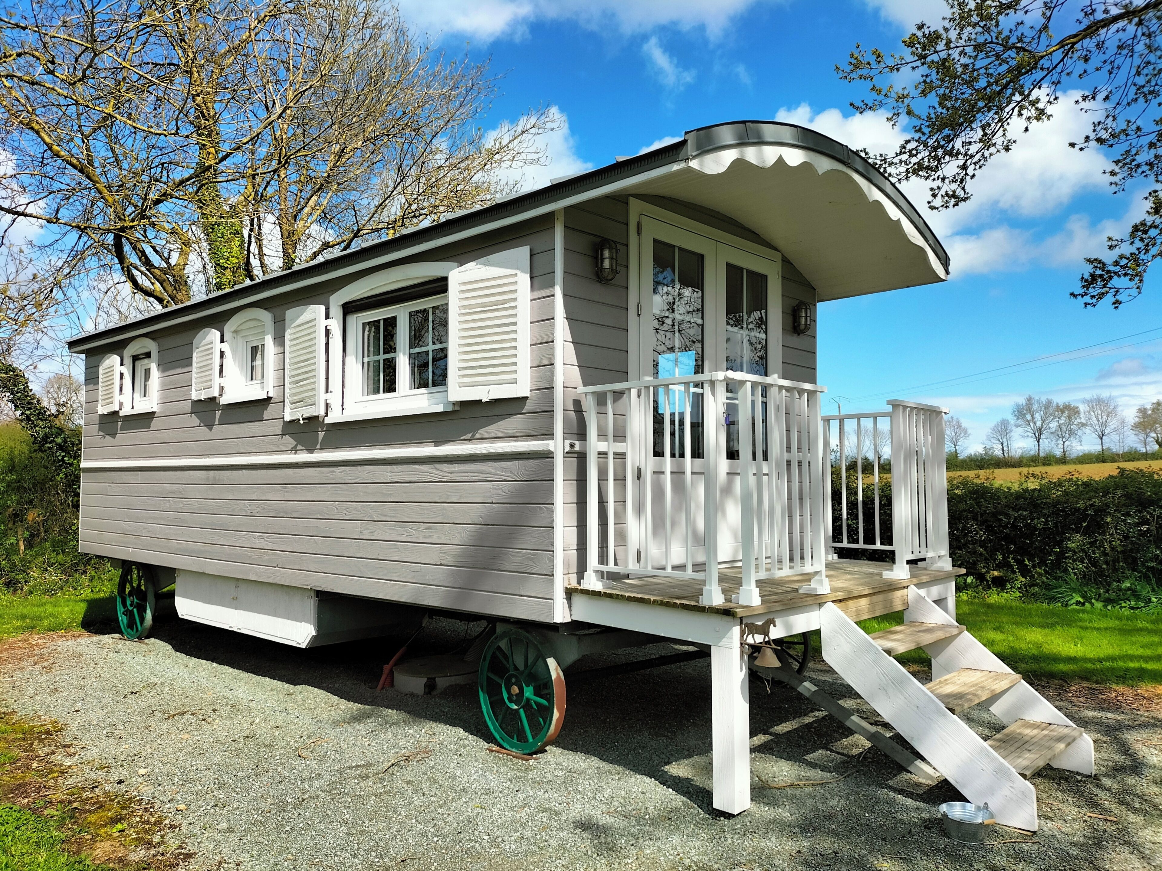Chalet (Roulotte) | Premium bedding, individually decorated, individually furnished