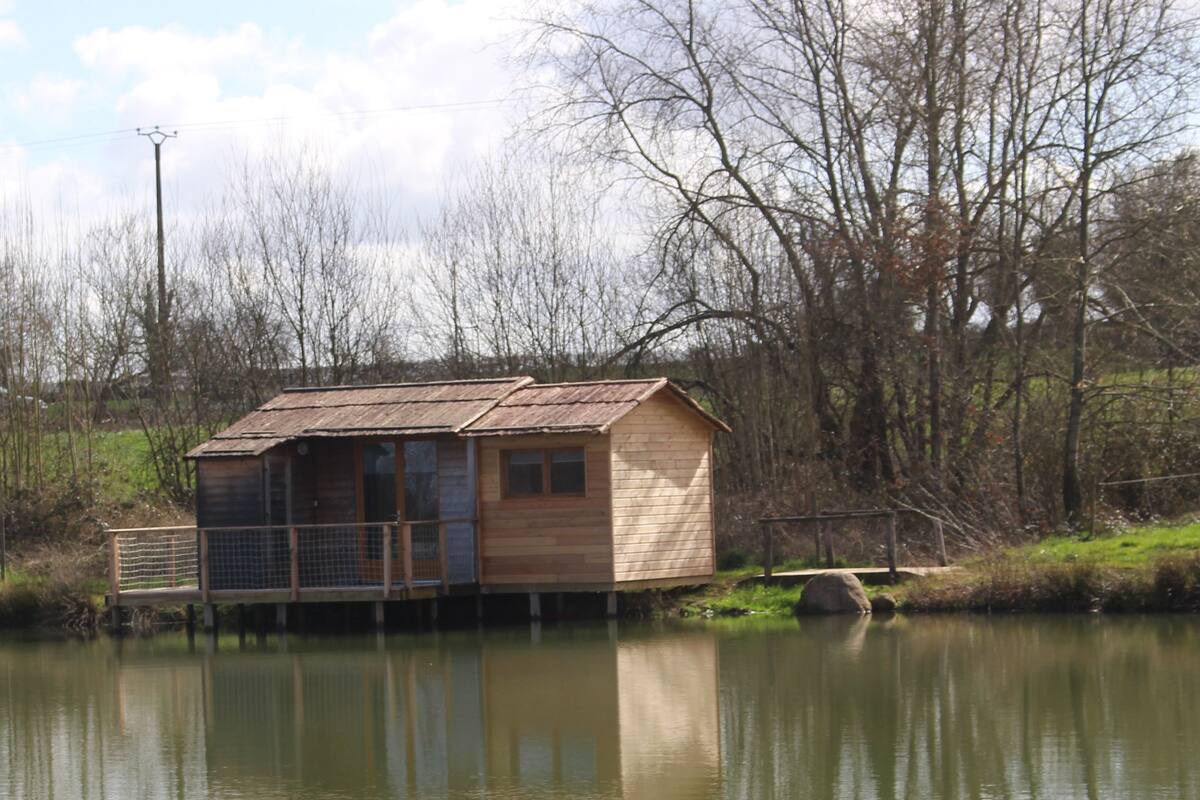 小屋 (Pilotis) | 高級寢具、熨斗/熨衫板、免費 Wi-Fi、獨特設計