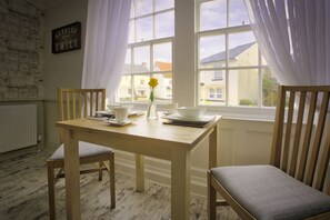 Ilmainen päivittäinen täysi aamiainen 