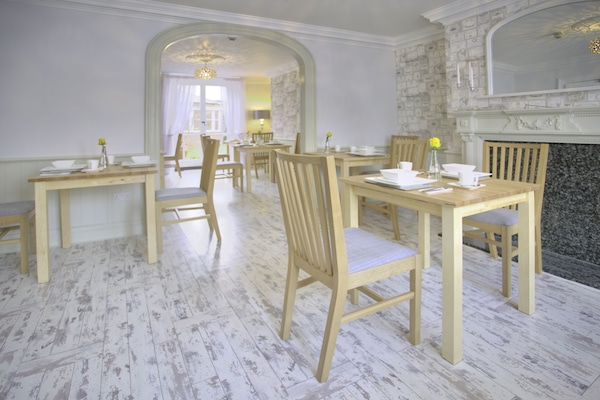 Free daily full breakfast