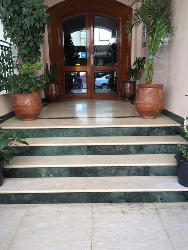 Entrée de l’hébergement