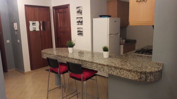 Superior Apartment, 1 Queen Bed with Sofa bed, Courtyard View | Private kitchen | Full-size fridge, microwave, oven, stovetop - ghali penthouse (Casablanca)