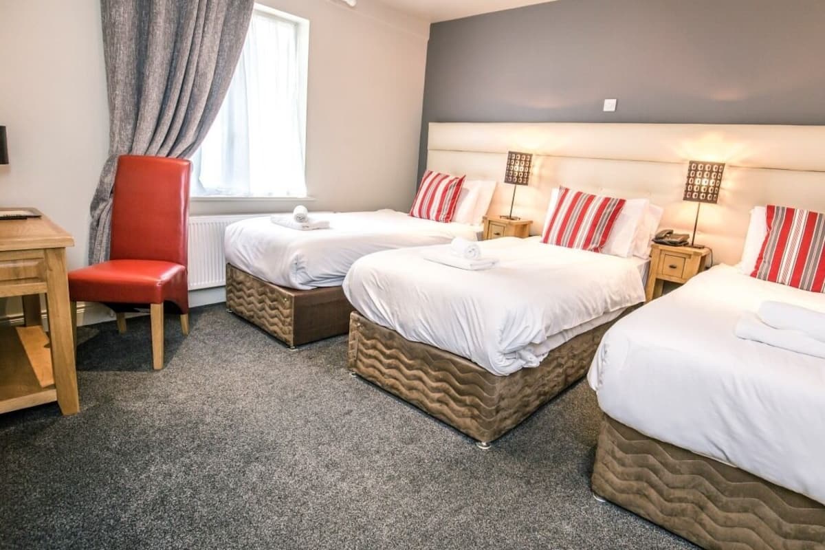 Classic Triple Room, Ensuite