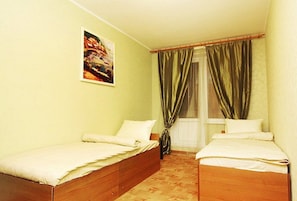 Premium bedding, iron/ironing board, free WiFi, bed sheets