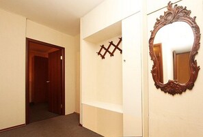 Premium bedding, iron/ironing board, free WiFi, bed sheets