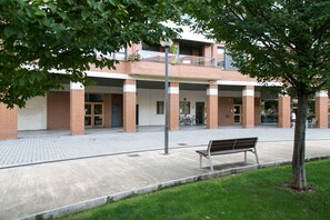 Exterior - Albergue Albas - Hostel (Logroño)