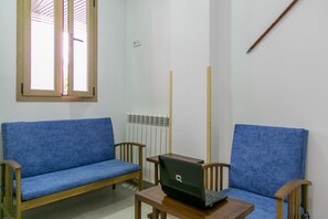 Interior - Albergue Albas - Hostel (Logroño)