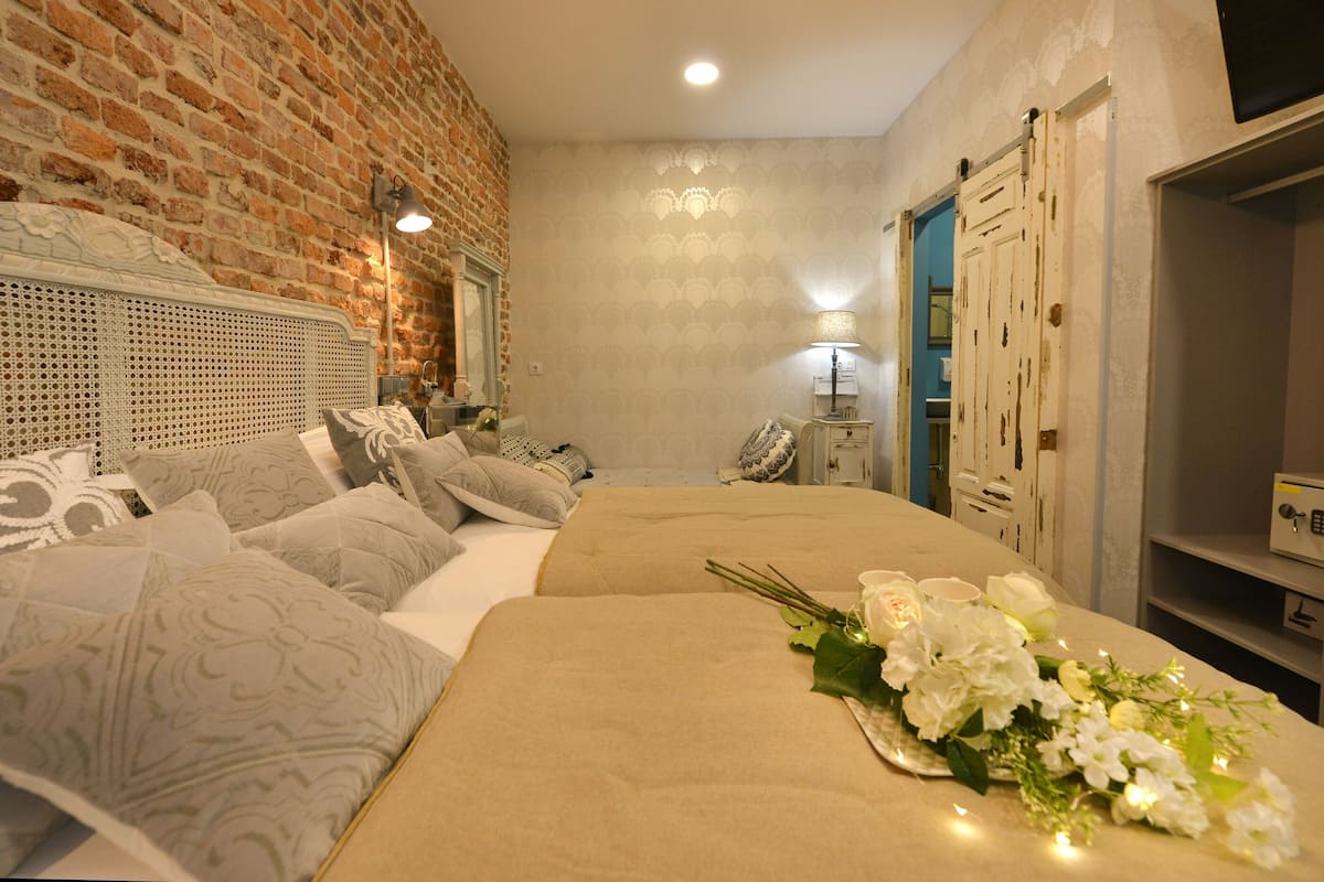 Triple Room, Private Bathroom (Interior PP) | Miscellaneous