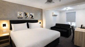 Classic Triple Room - Paddington Townhouse Hotel by OYO (London)