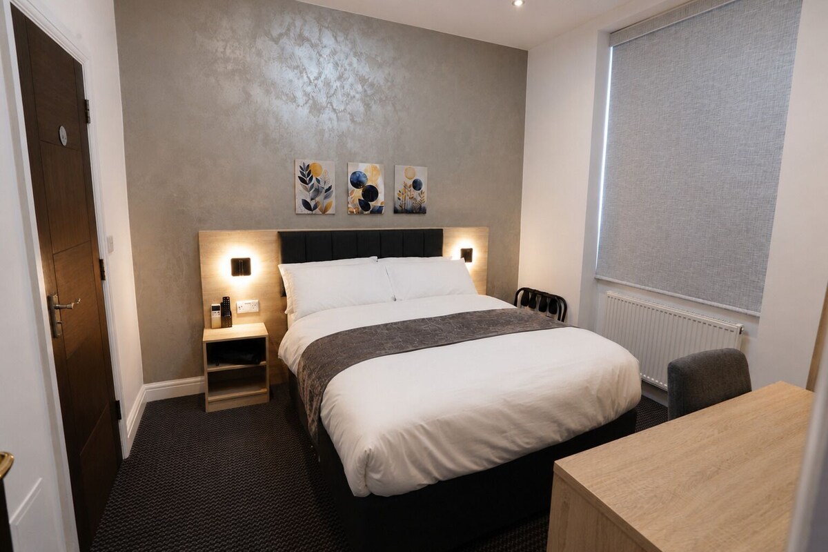 Classic Double Room | Room amenity