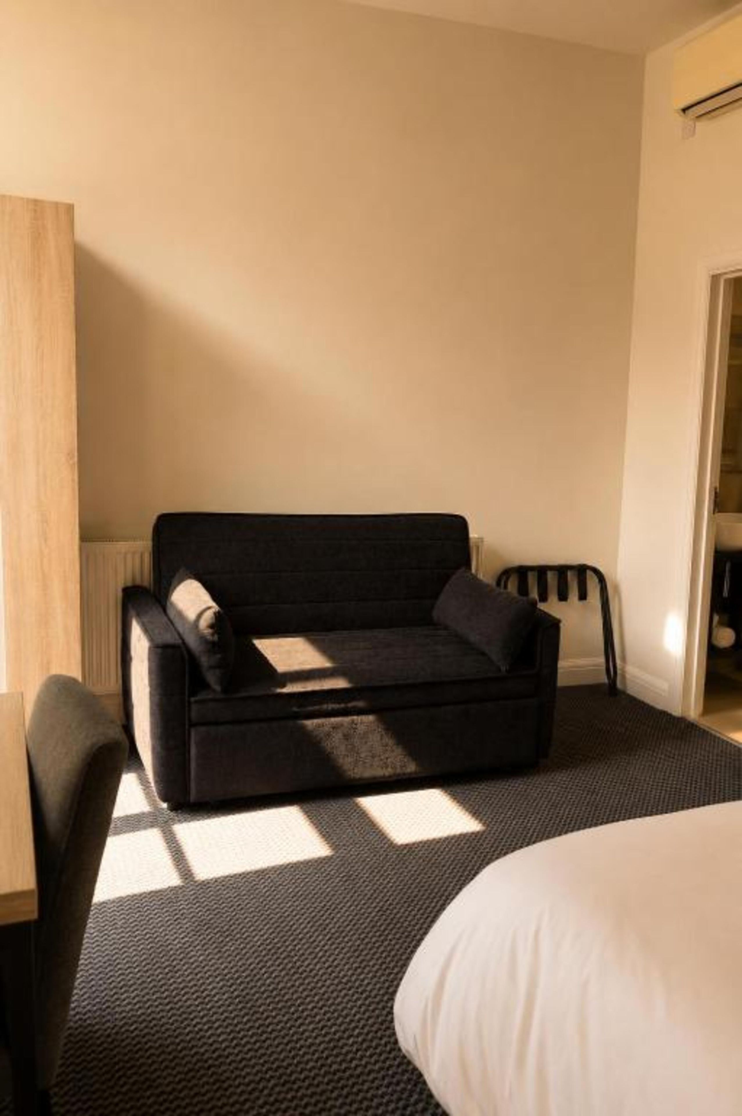 Photo - Paddington Townhouse Hotel by OYO