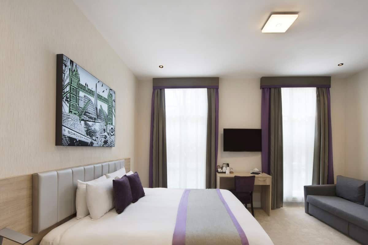 In-room safe, desk, iron/ironing board, free WiFi