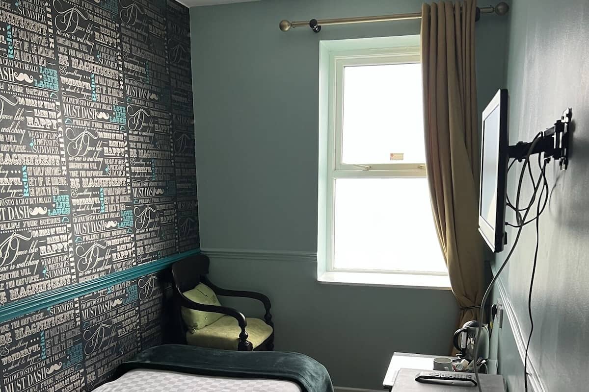 Standard Single Room, Ensuite, Sea View | 1 bedroom, individually decorated, individually furnished, desk