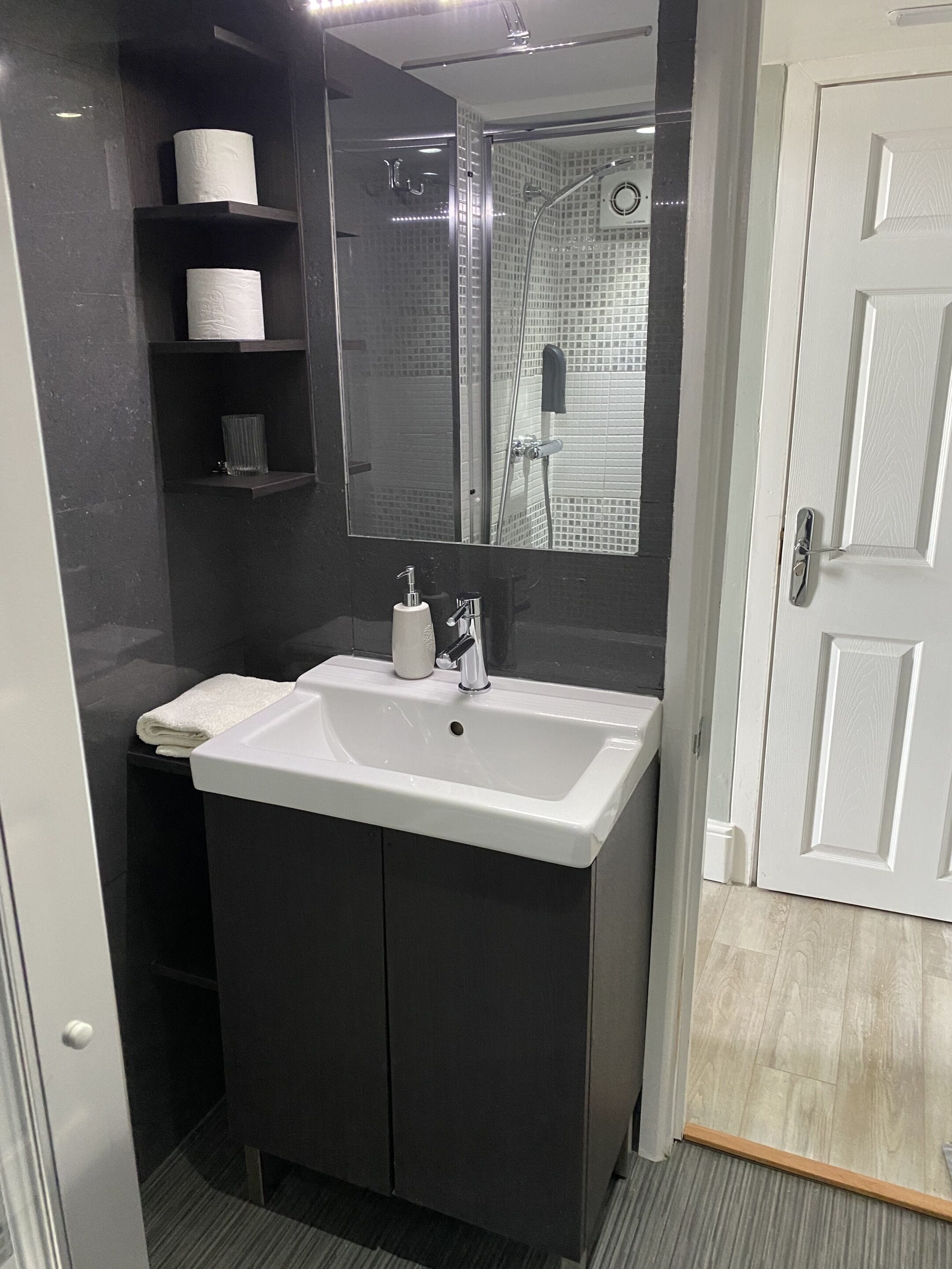 shower, free toiletries, towels